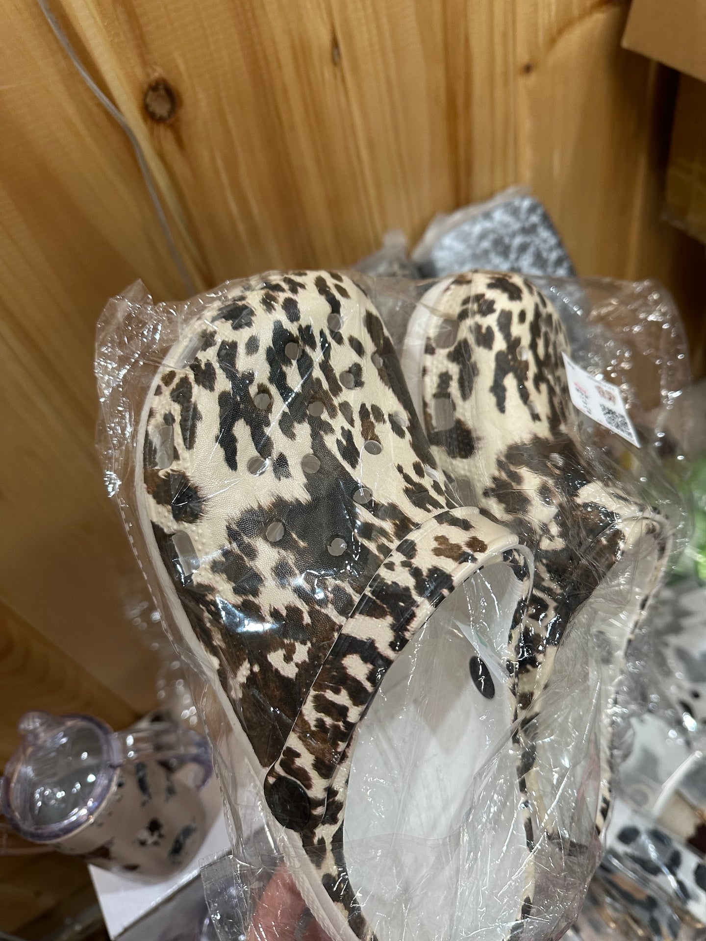 Cow clog size 9/10