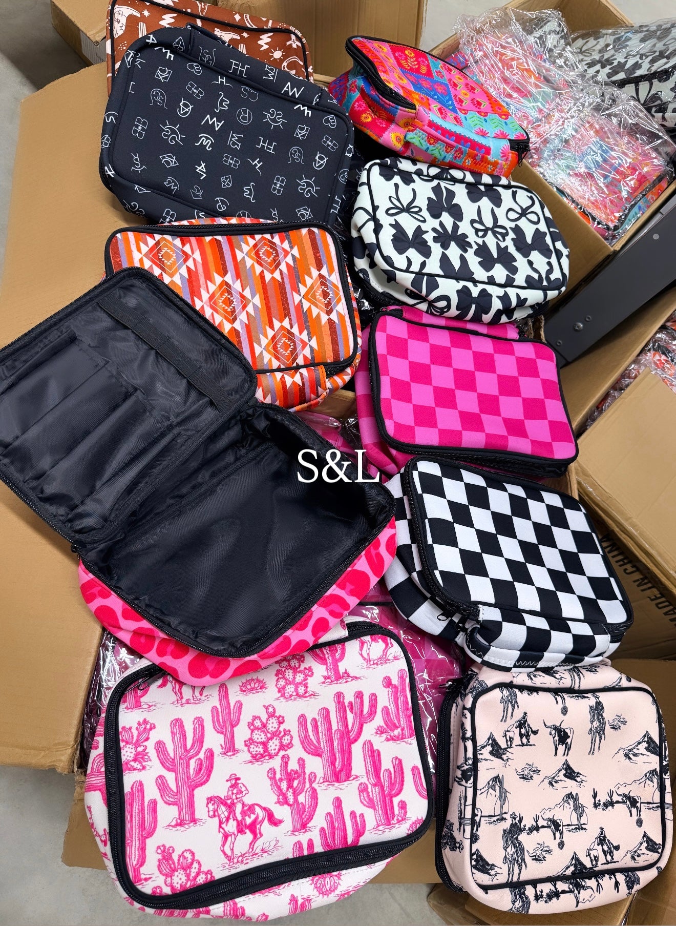 Large make up bags (Sent randomly)