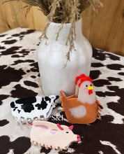 Farm claw clips (set) 1 each pc. Ready to ship* $6.25 pc 1 chicken, 1 pig, 1 cow