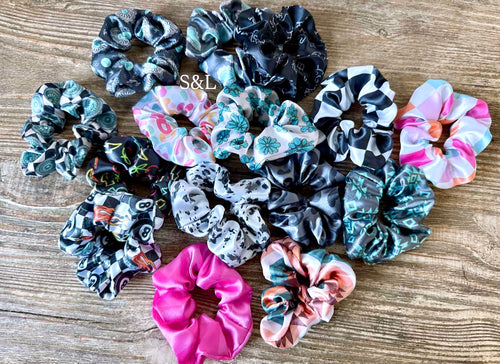 Scrunchies (in stock) buy 50+ for $1 - sent randomly