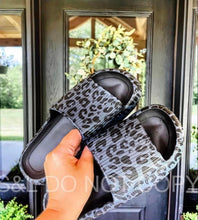 Black cheetah slides *